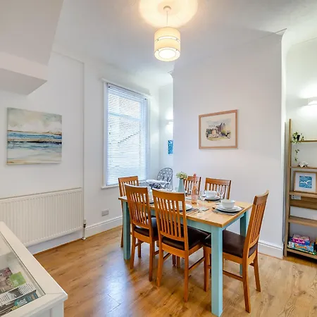 Seagull Escapes - Uk42777 * Scarborough